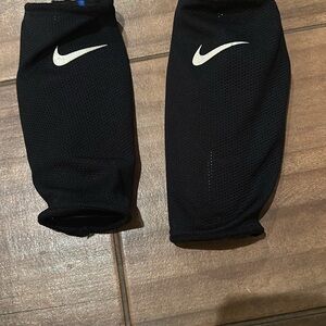 Nike Kids Black Sports shine guards